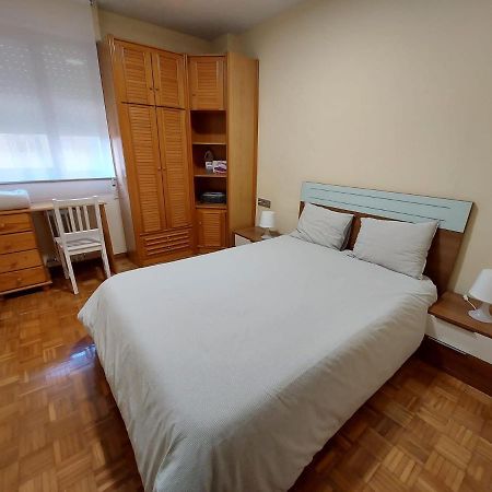Piso Sencillo Y Acogedor Con Parking Gratuito Apartamento Baranain Exterior foto